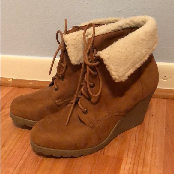 Size 10 tan boots by Rampage - Picture 2 of 4